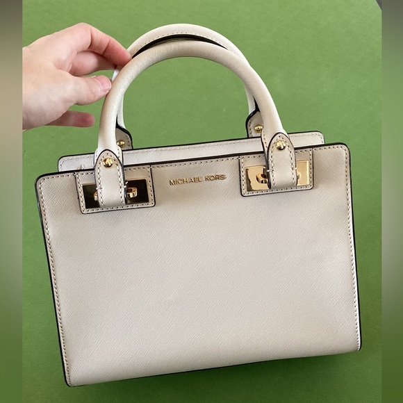 SOLD-Micheal Kors Quinn saffiano leather bag - Picture 1 of 8